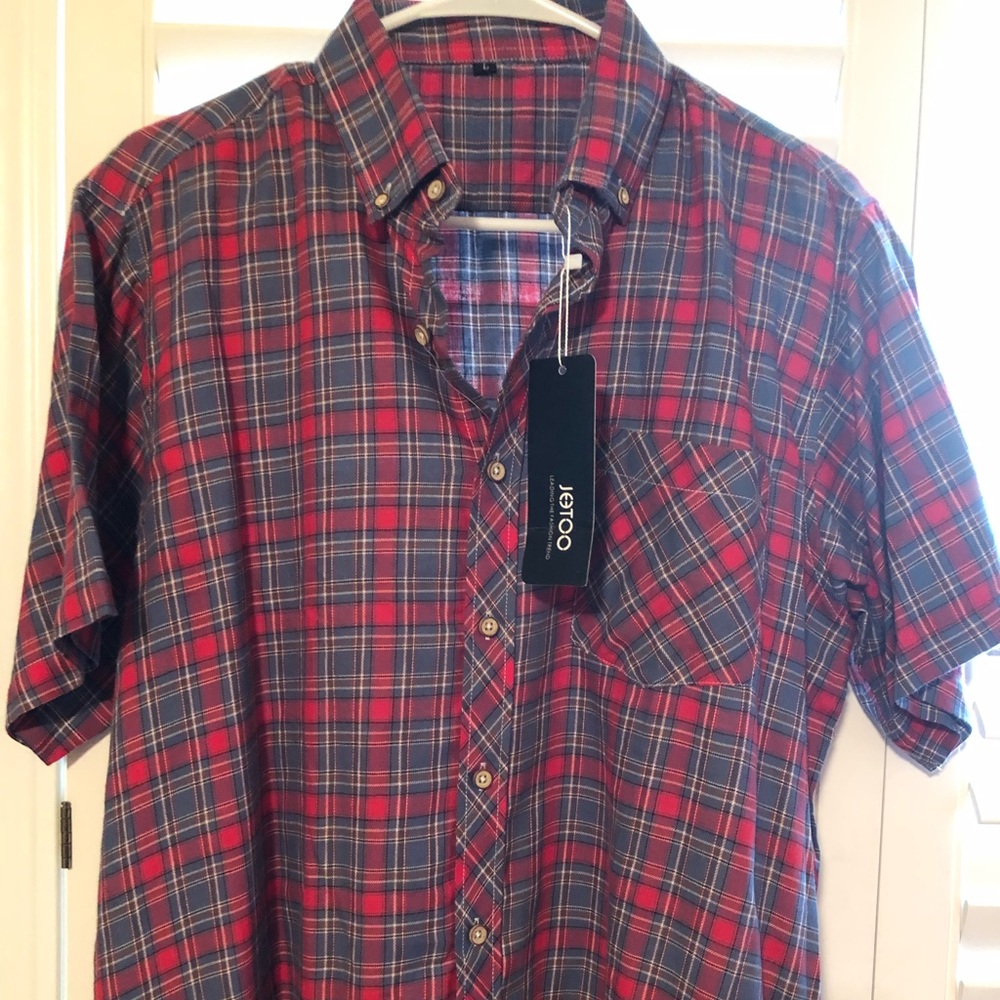 Men’s plaid button down